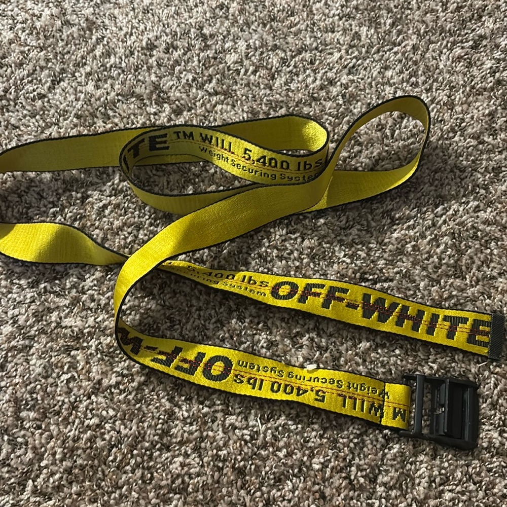 Off white belt 
In great condition 
100% authentic
